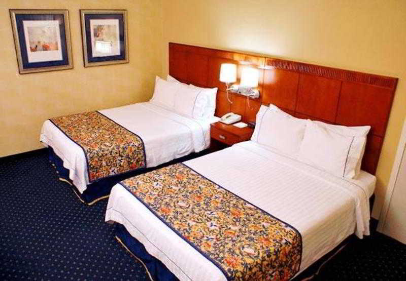 Courtyard By Marriott Atlanta Executive Park/Emory Hotel Kamer foto