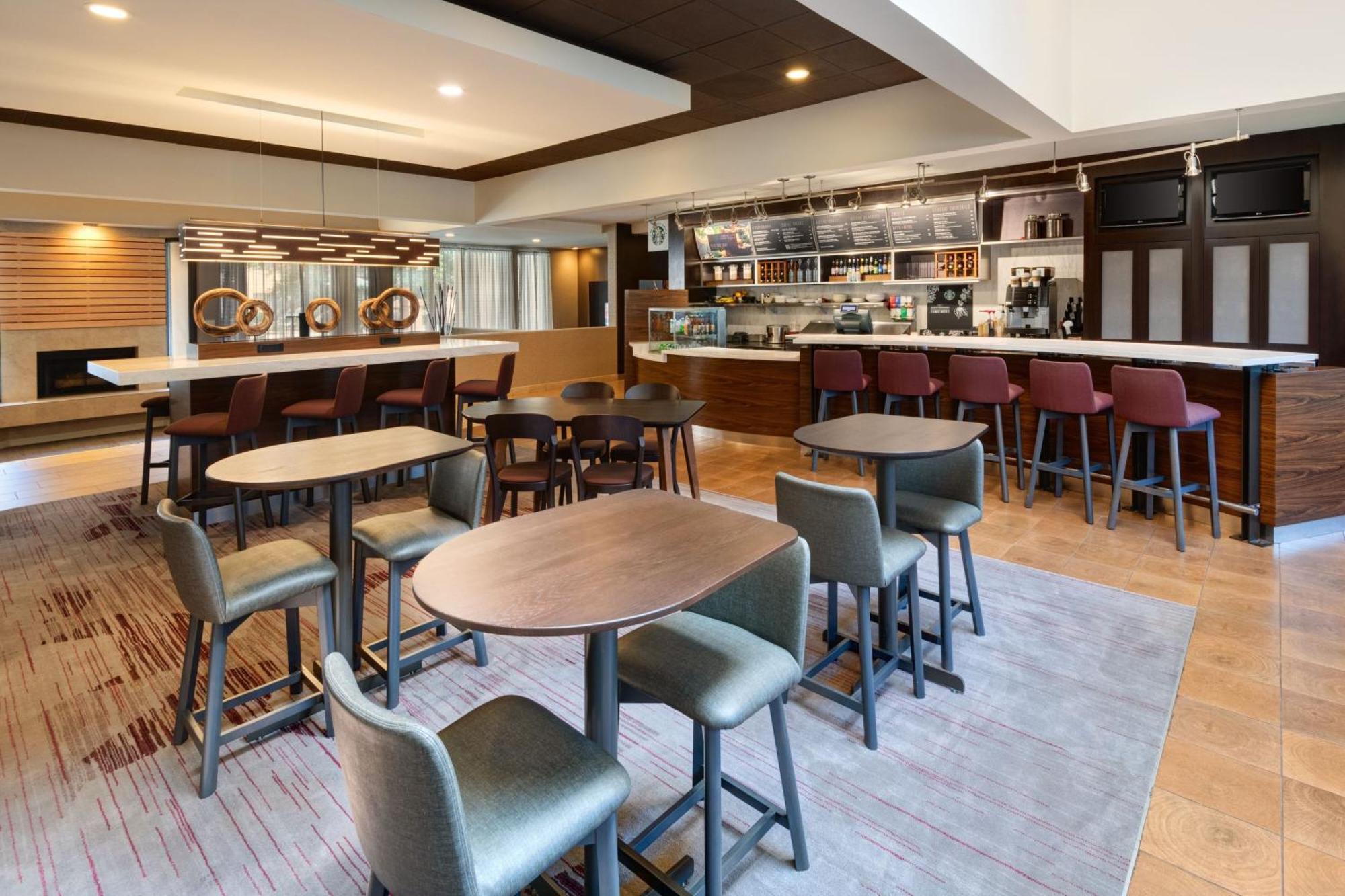 Courtyard By Marriott Atlanta Executive Park/Emory Hotel Buitenkant foto