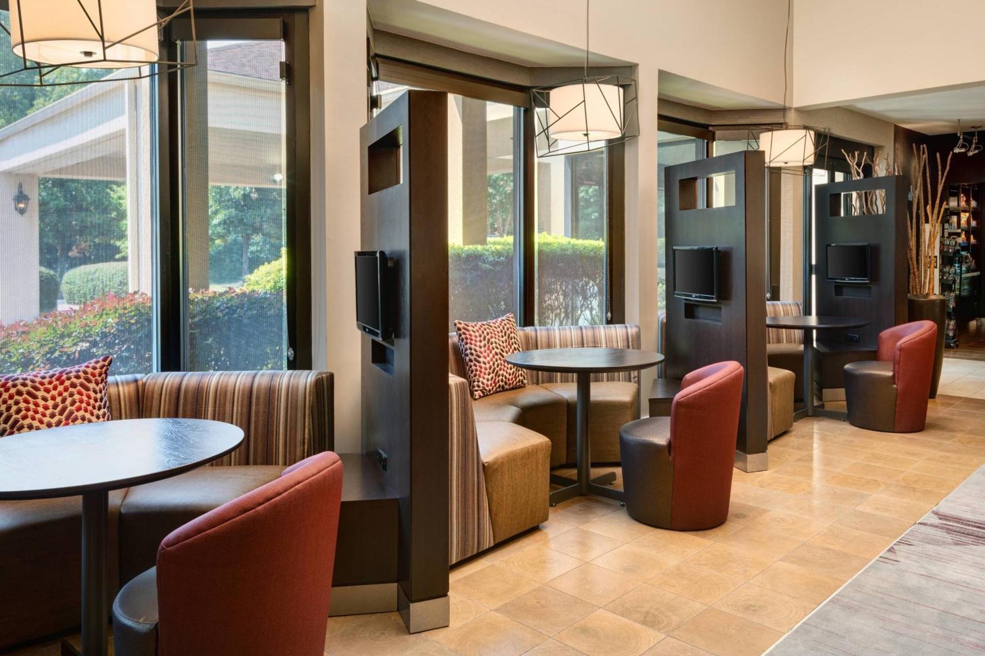 Courtyard By Marriott Atlanta Executive Park/Emory Hotel Buitenkant foto