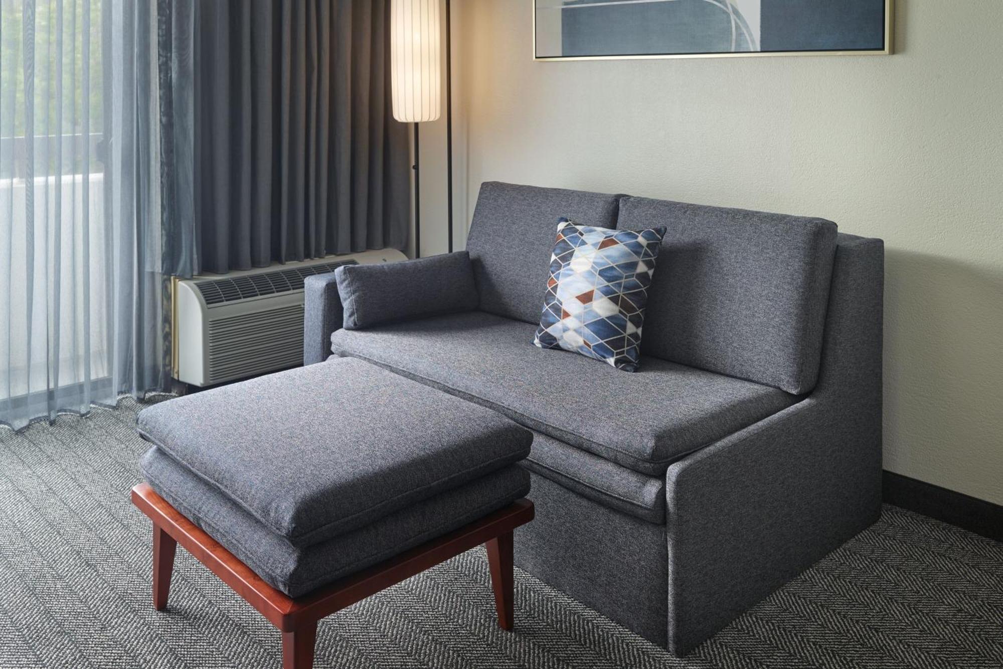 Courtyard By Marriott Atlanta Executive Park/Emory Hotel Buitenkant foto
