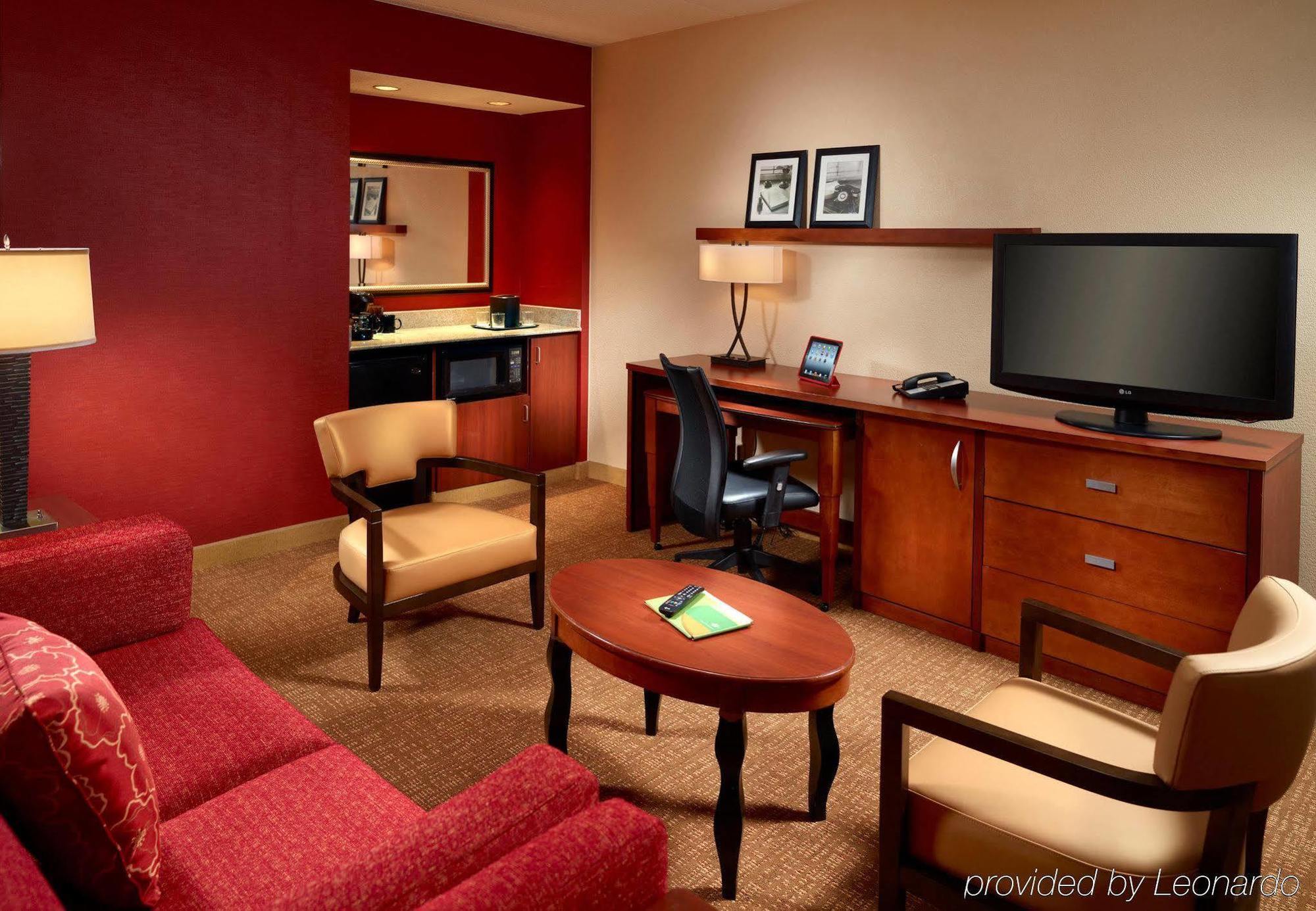 Courtyard By Marriott Atlanta Executive Park/Emory Hotel Buitenkant foto