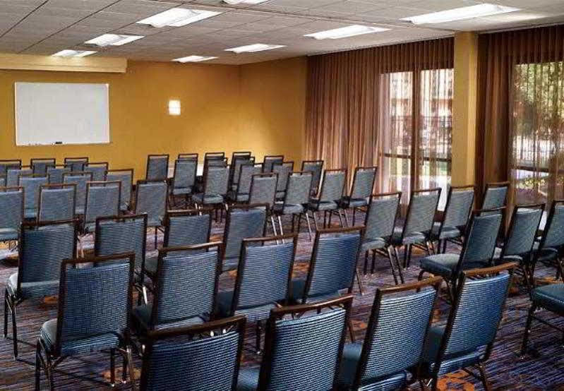 Courtyard By Marriott Atlanta Executive Park/Emory Hotel Buitenkant foto