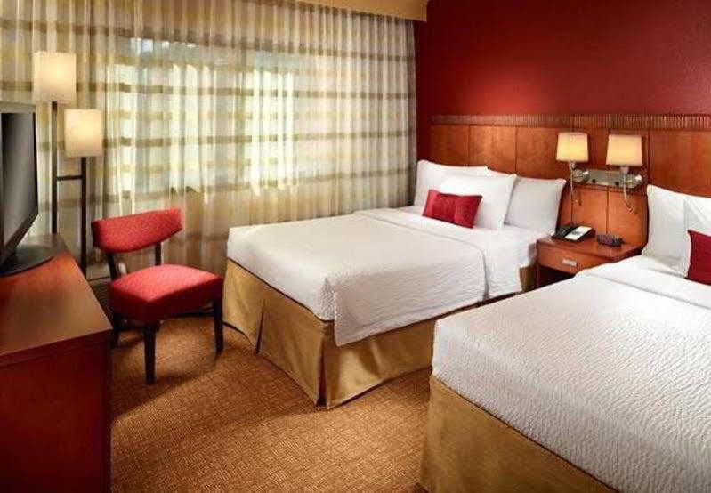 Courtyard By Marriott Atlanta Executive Park/Emory Hotel Buitenkant foto